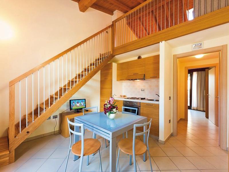 92ED1A055AEBCBDC65B71F326D76A9EC