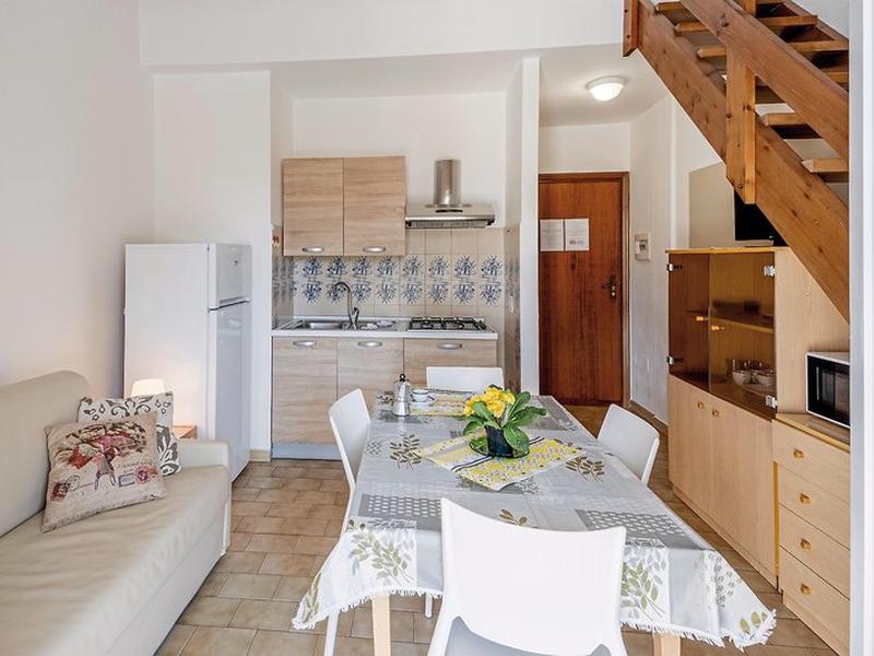 A6F5B72842F4E670E3DCC504C5110648