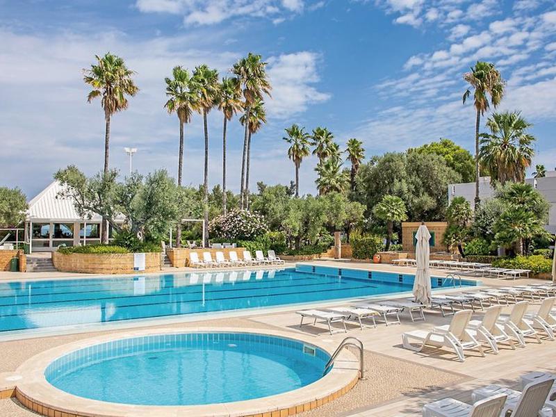 2B4F095168D5089B61C1AEE42AD05A24