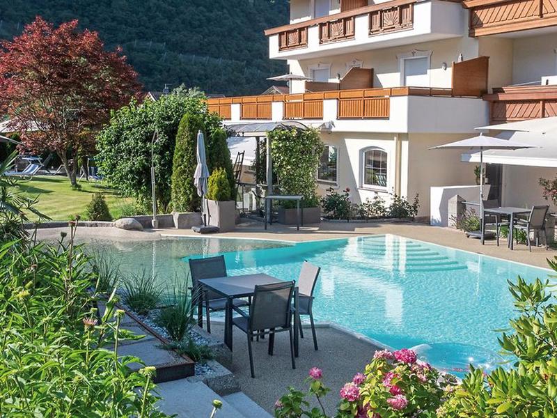 015F044031021EE6B4A1BB66E42CDE82