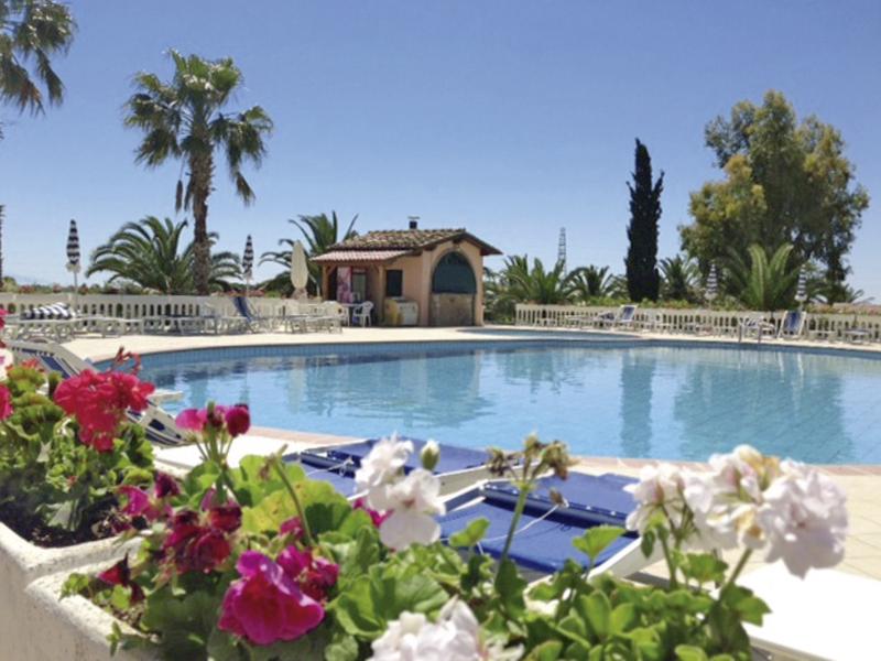 90CFECB3E4FA525A32C2CD53AAAE4DE8