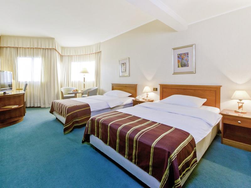 7573E4CBBCA63D3923C89147B23F6180