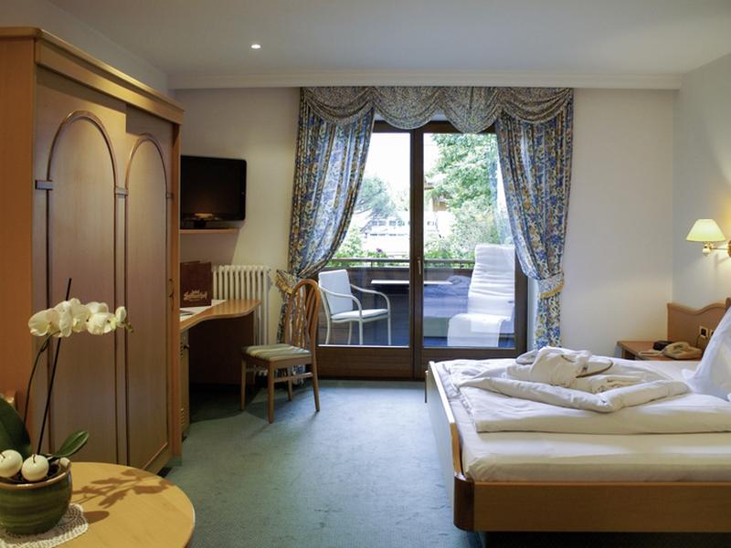 F5EE6A4AB6A9676BD3B6AAE8CF1F7BCB