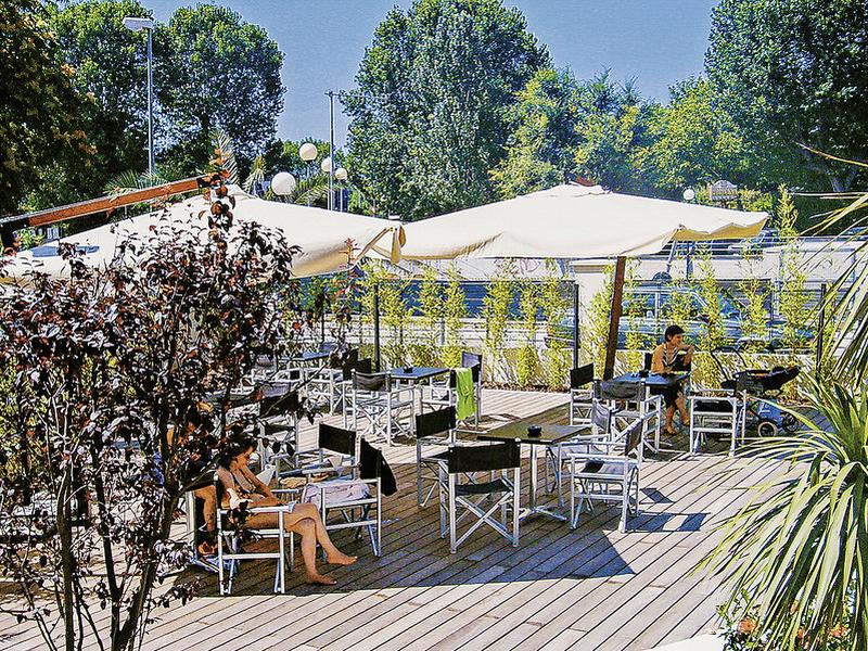 F6565105A8E248656FD820974B4F87EE