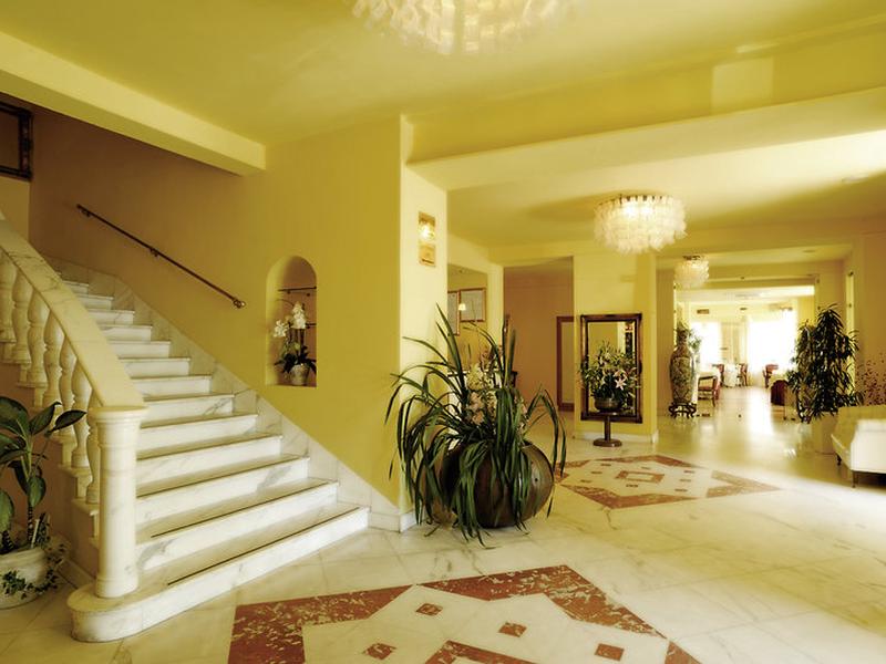 AC8A4D82835E91CA18015AB45A3B41F9