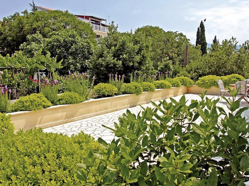 4673C578CF88B7ABC69598ECA17B1A62