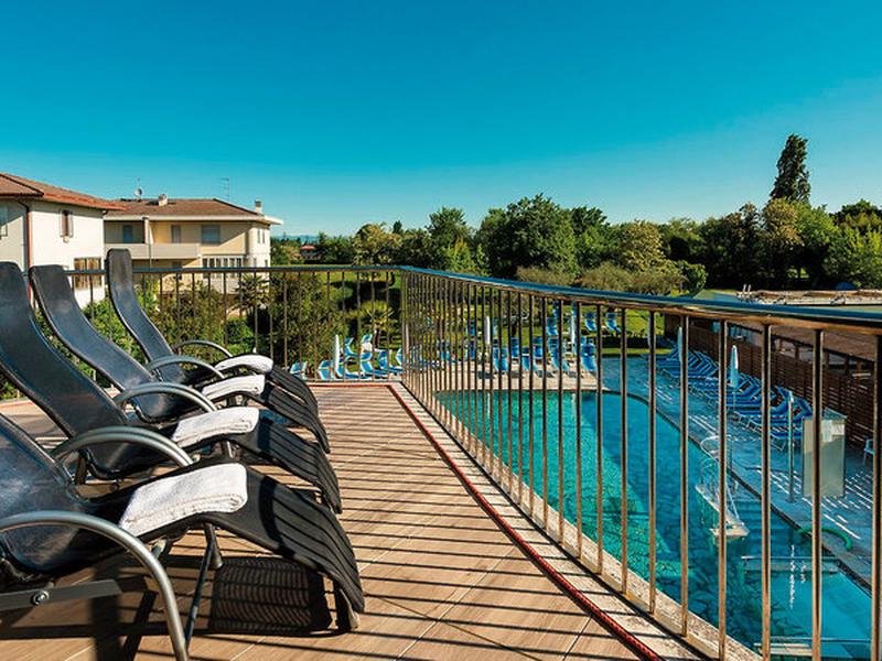 4676A89F2E9D989ABA55CAE93D033F16