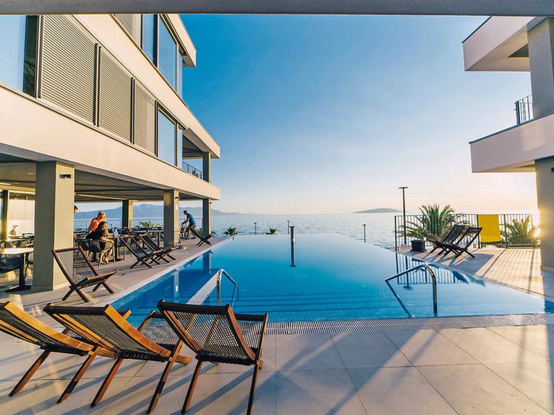 726BC6497AD93D188C2A2660C49275E6