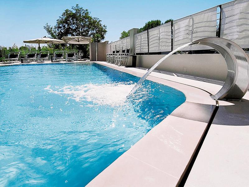 3B9E92991058FCE123703D646BA3F602