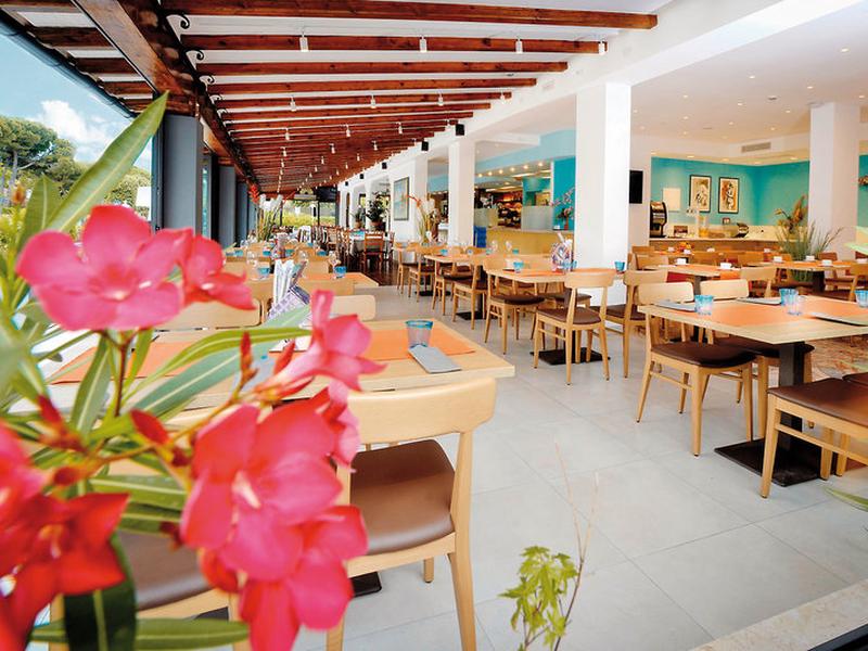 AF9A77D5F179747696975F52898DD136