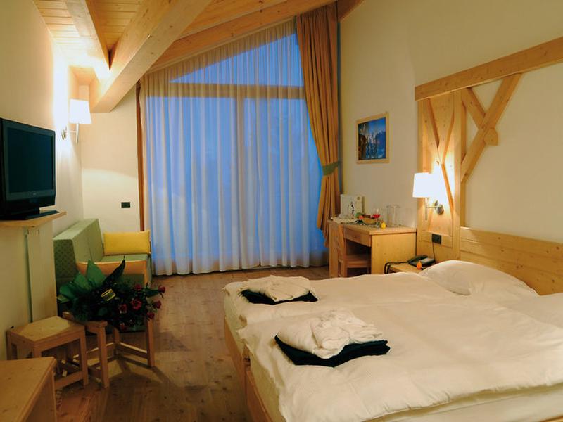 CBB8E229215DDCD352655B3294786D4A