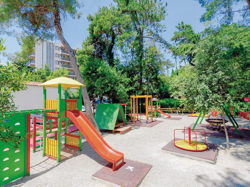 AC68CB8DEF7ABFFFDAEA321FF19A6B09