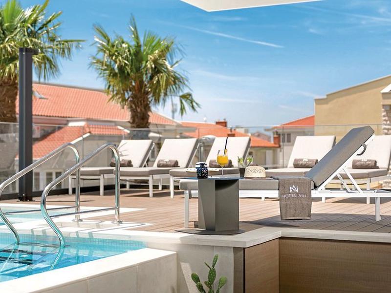 2D9D22A0B48787388367FB7B6AF63147