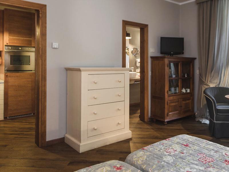 36E60CC81F84B77E6BC212B5536C72A9