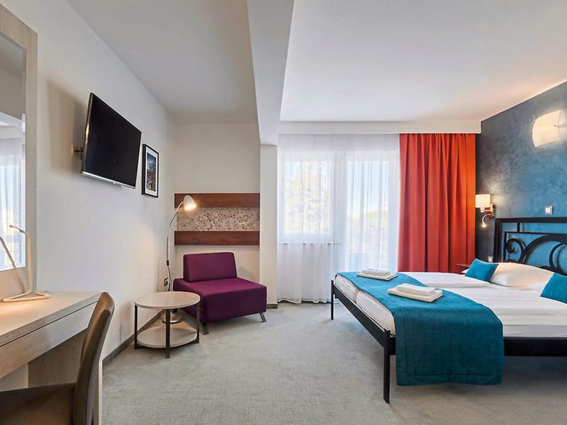 F66E12D9A60C8E3CB08F42A757492422