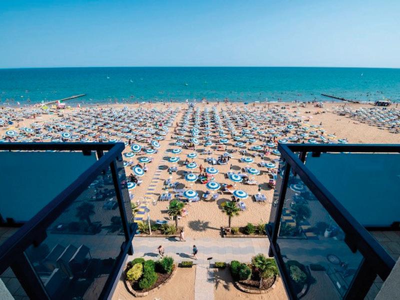 ABC449D10D52E82D9FFF1A4B86B240EB