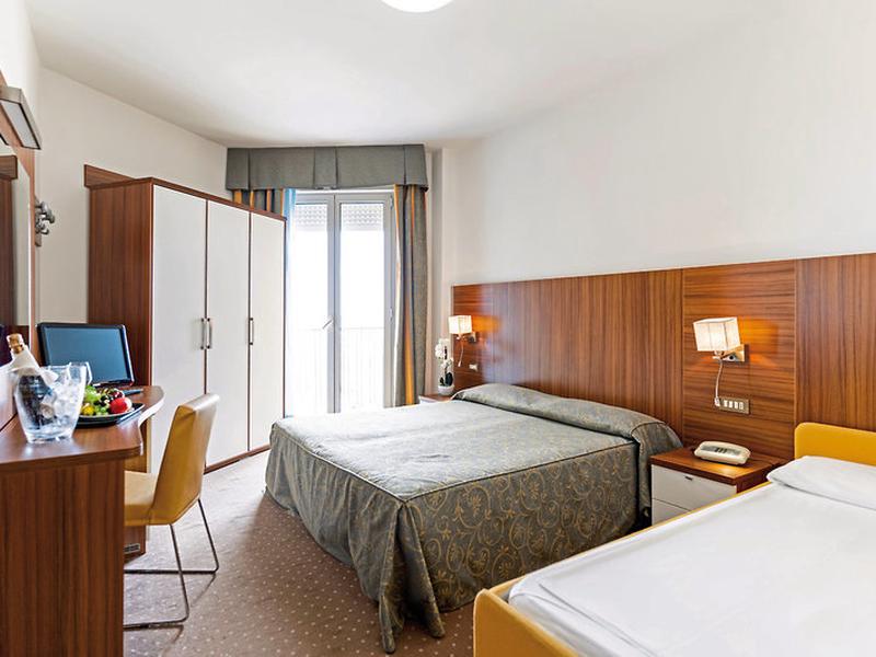 8FA6A7FD24277E8715C0CEE1B2CAB88A