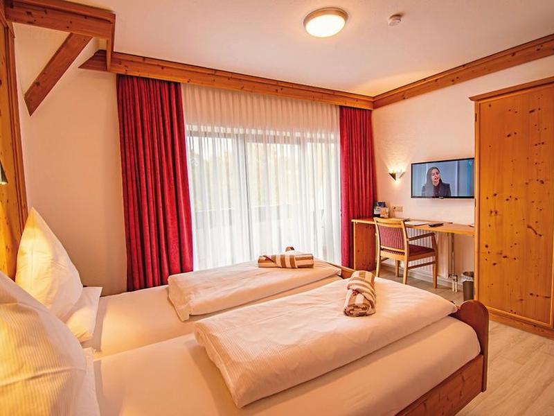 D98774E135B24B50BA832B43D205C4F8