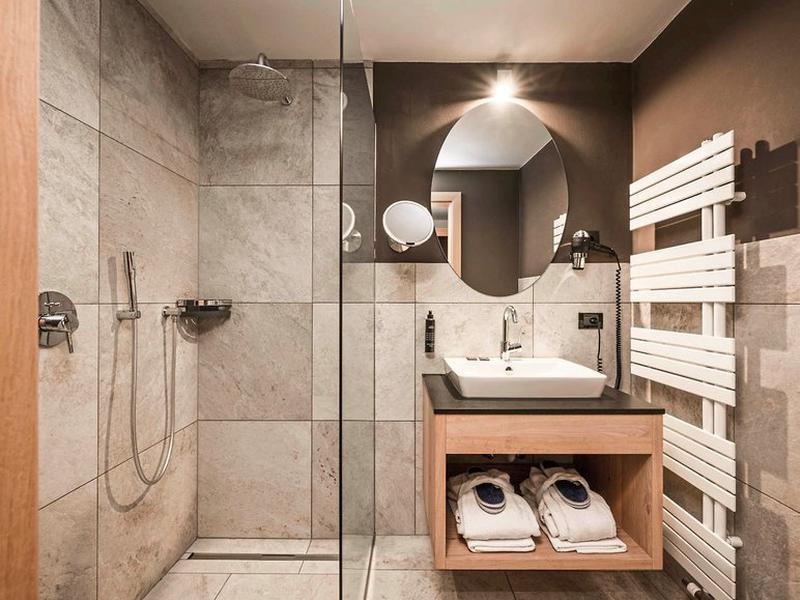 33BBEB49AE2CCAB21F73D68FF70A36D2