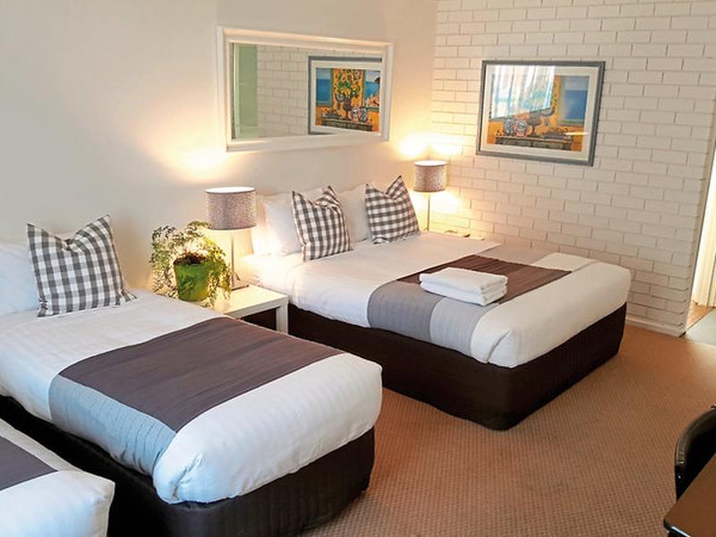 27F3C04295E8B3A309F6AB0DFCDDE058