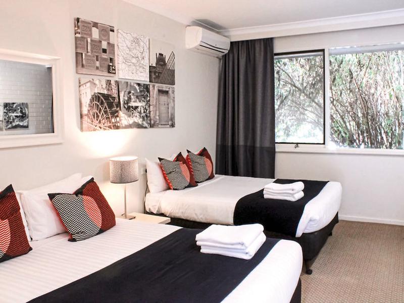 775CF73ACBFBF5EE583C6997BB7DF30A