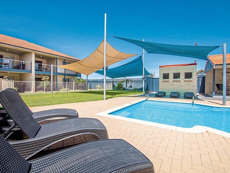 24E09D68AA5E407E3722CFCAFC920914