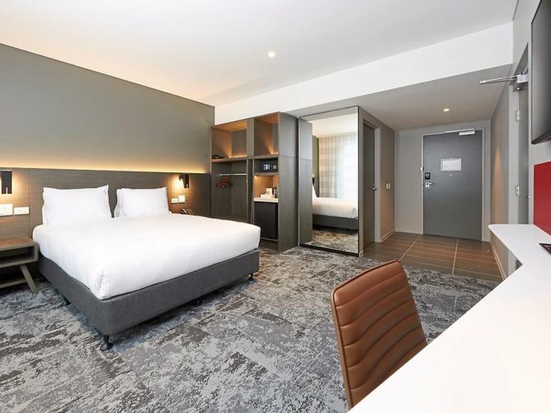 FB1275A53101E18004D8D04659C0B66E