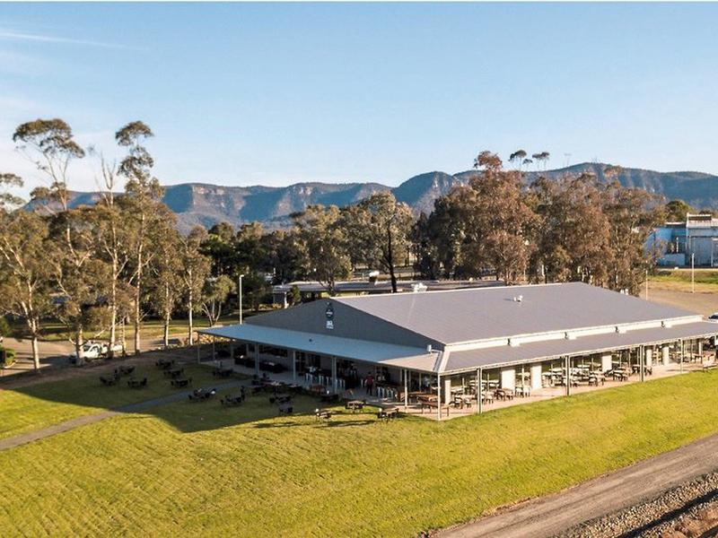 22E53B6EC7126451C10FB4C17D4C5E7F