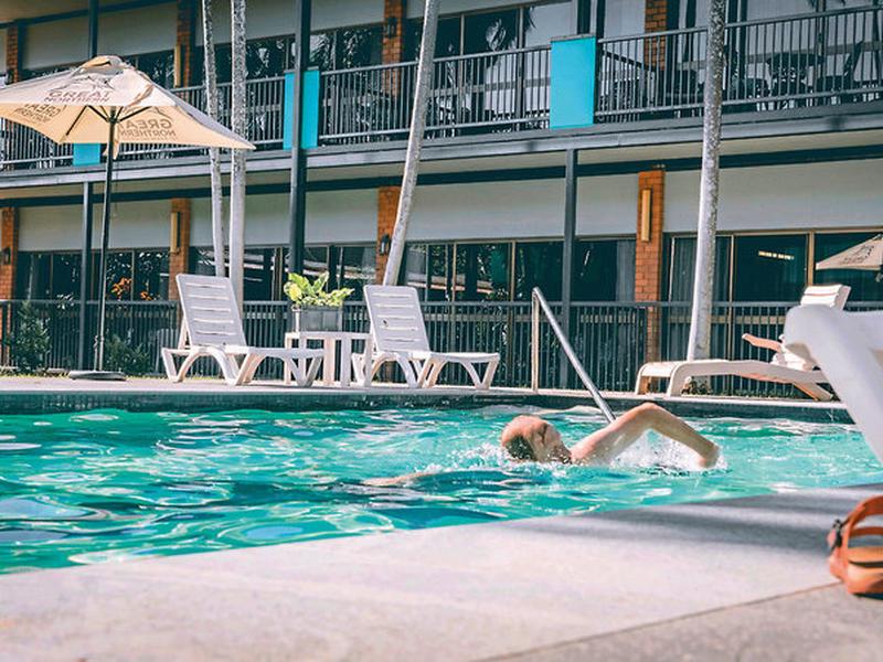 EABC1FF92CB8082FDBCC1D53C3EEB674