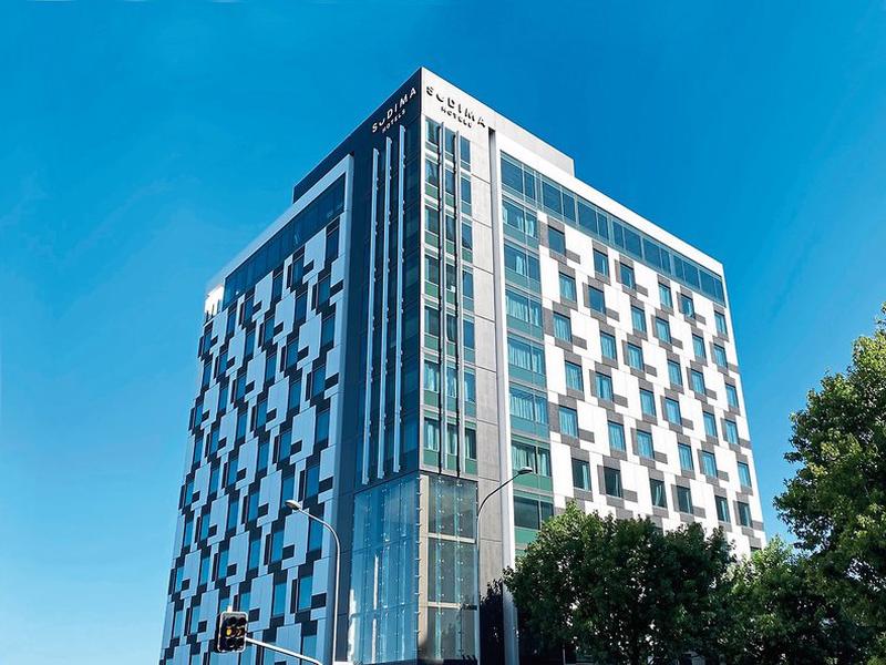 95B80402A3752FBA8F7CC0729960C156