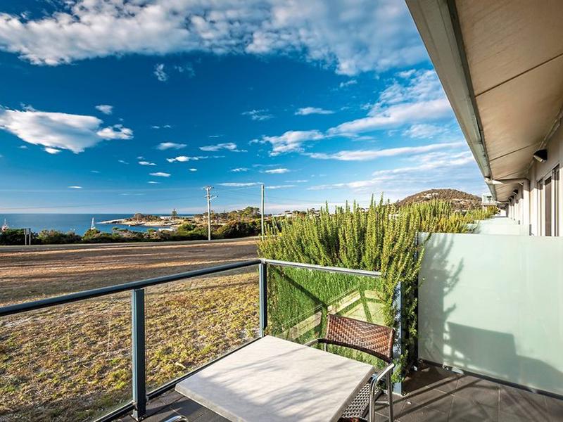 575618428E4A10FE6DF35745CC8398C7