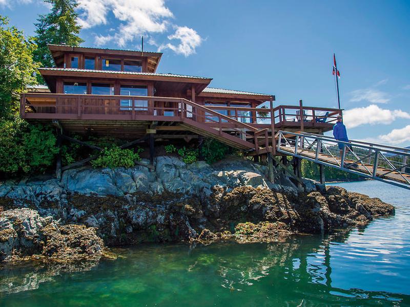 6087E70F8CC45A8746D0EB19D54A07C2