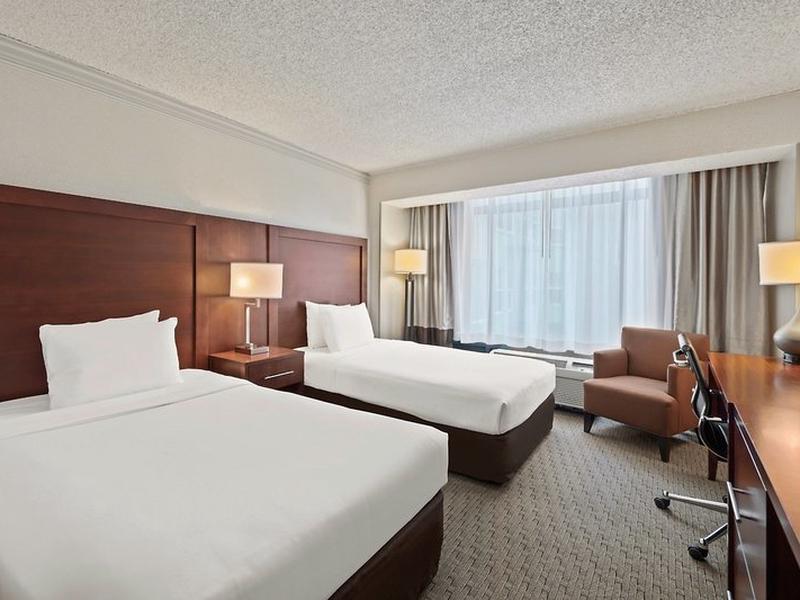 8221A78F303D70F673DE212C7F948977