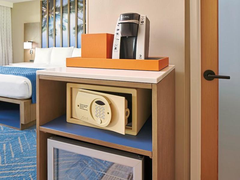 04E5DC77F603B4D4A0AA174F81897925