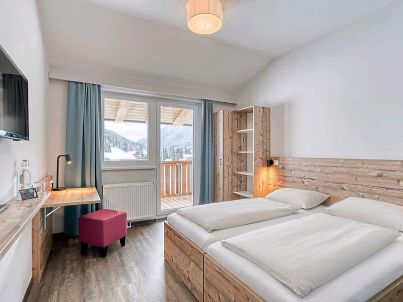 10629FB04CE34D7591F9DA6C3161DCFB