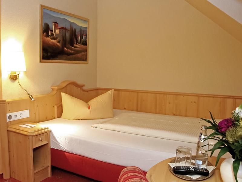 23E111FCA33AEB31415F358CBC57C282