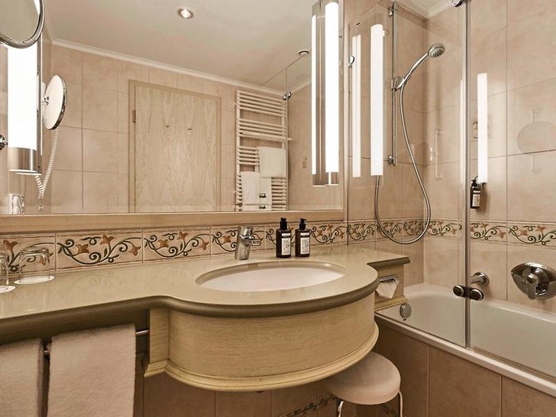 E0685EBC38B40961843CF00A635D8A28