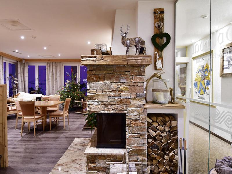 F3252596580AA33EC44039B102AE6C43