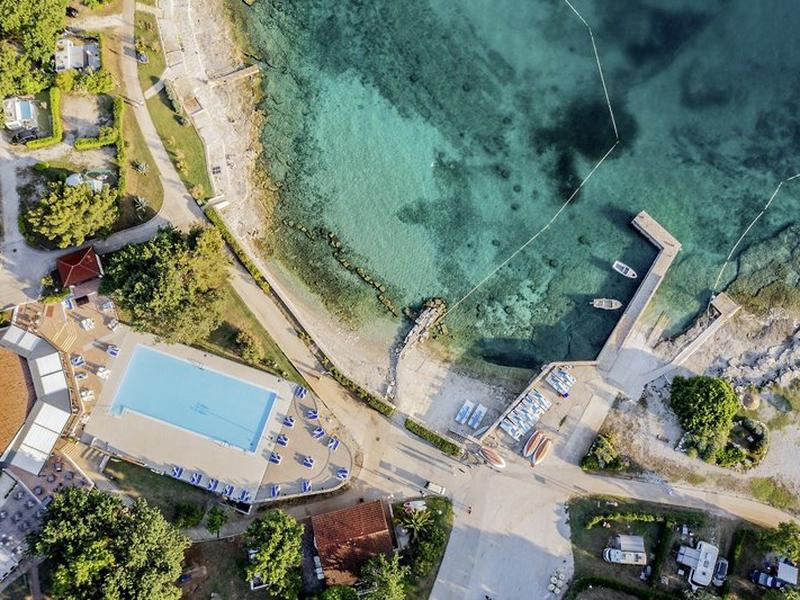 2BFC0734EAABF22FEED1ED54741A3581