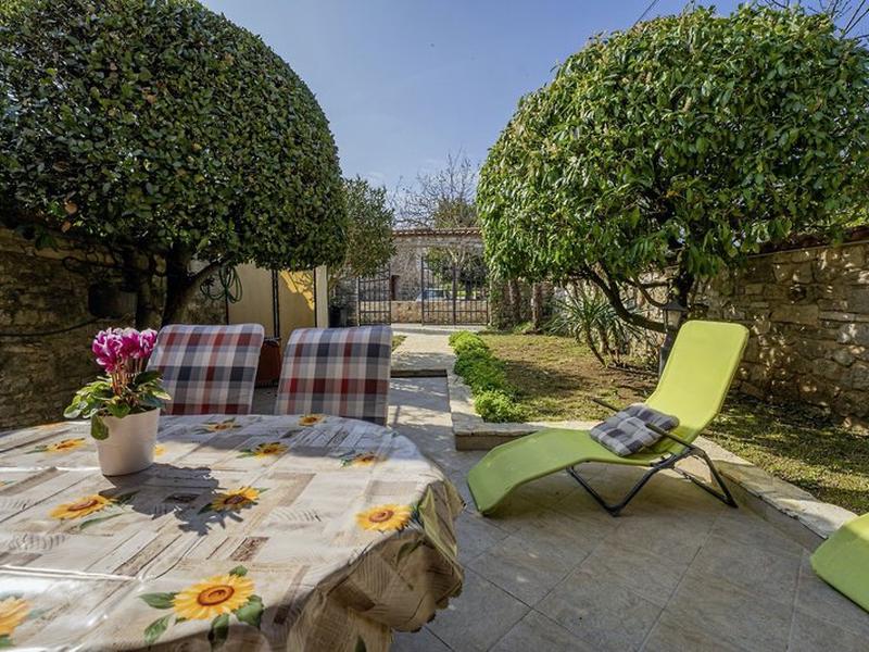 37671744F2BF1D3121E17020F7799821