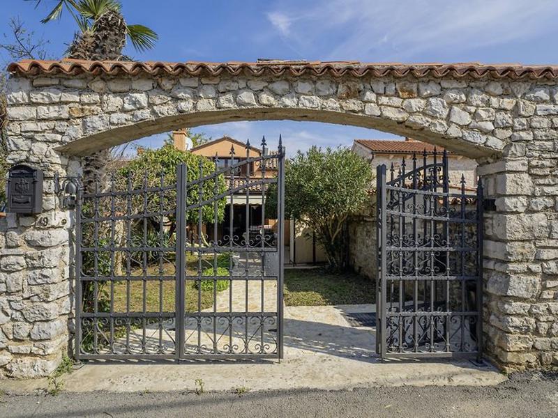 C90AEACE9480851A0A5790220D75F04D