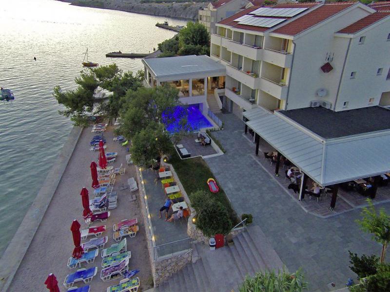 CE53B1546A8D649F1A0A59A269382920