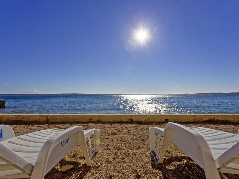 EFCD7AF507401ACF3850065EAB284AE2