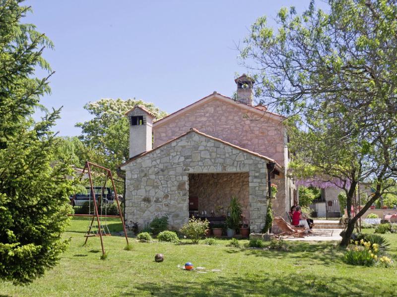 E5669725D9673078A6B9852258EBB4AE