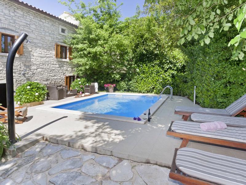 D66736FE8C7D4E014DE4FA2CE5EC735D