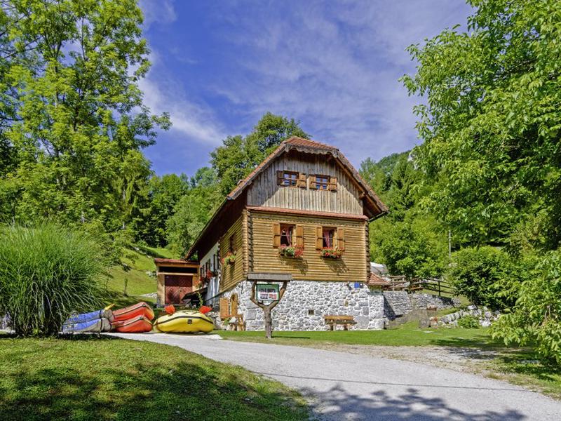 833D2B421EC64976C87148005E1F204D