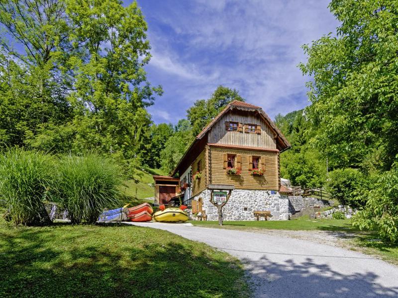 39DFE9AE6572B16E0408D6647D6B746C