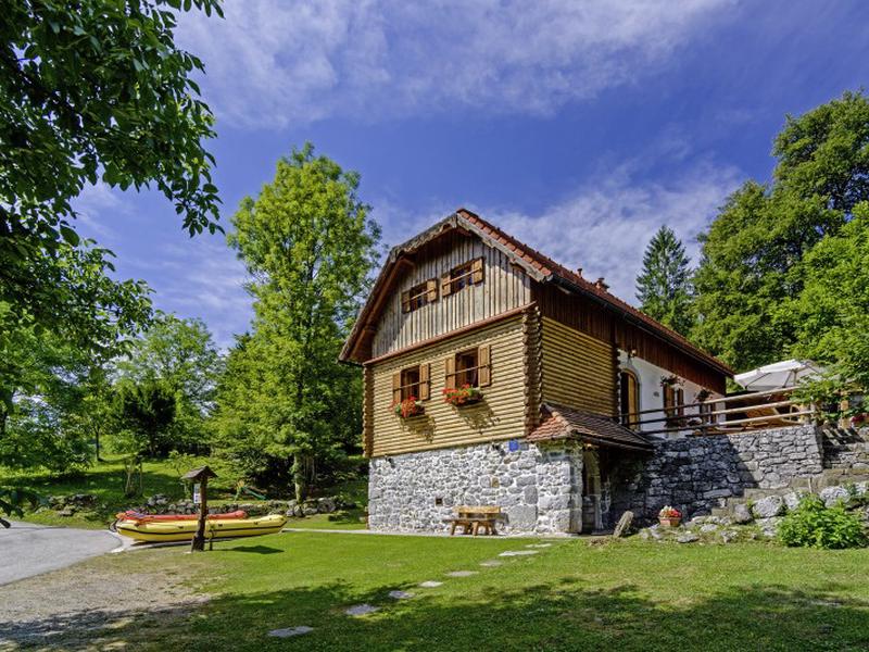 D1883FA7C4F9835EE988BEF86759D68B