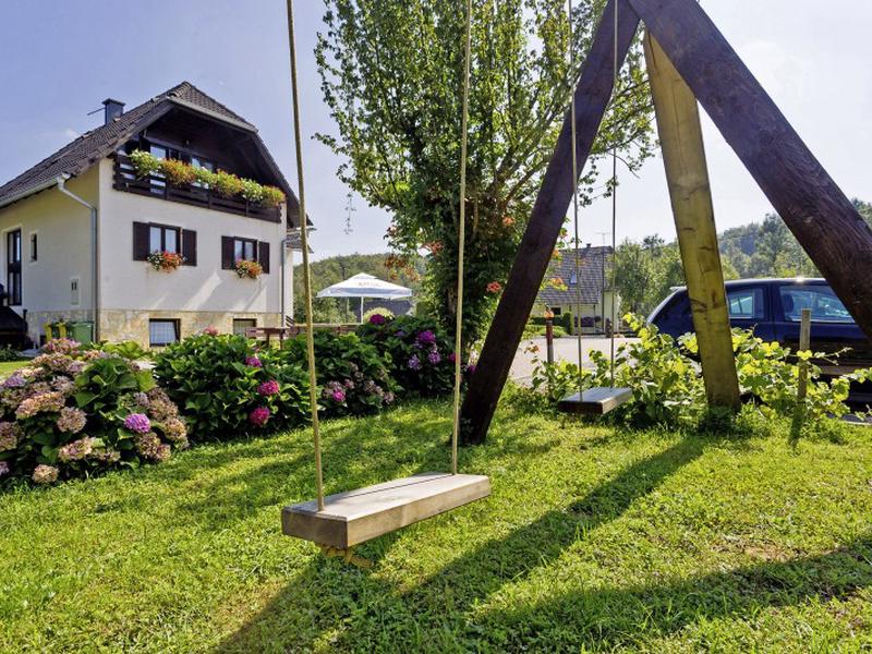 A989D53B7D2B23F7952D8D051E3D4D78