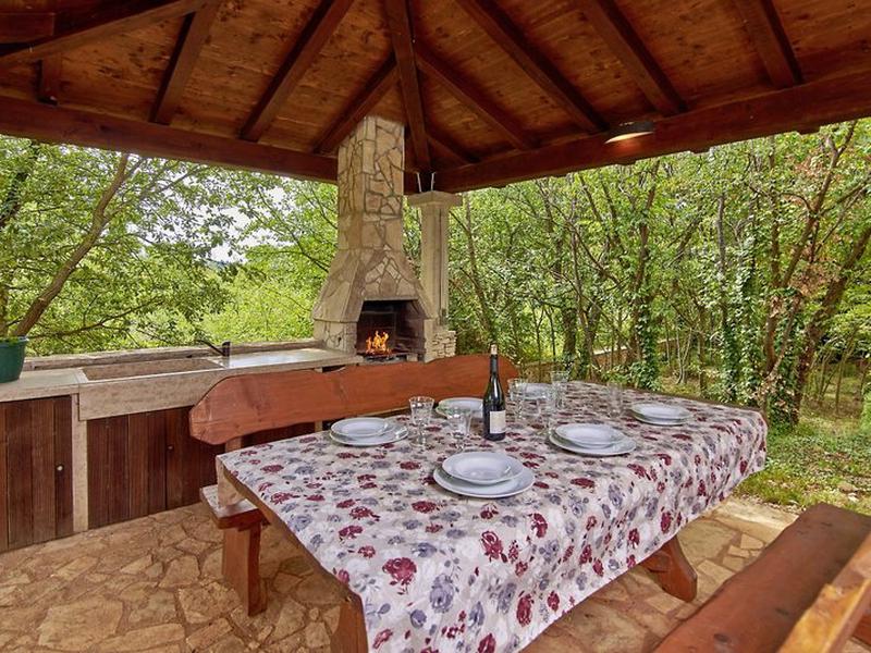 52B37083DE2CCF73AD9D8BC0D0B2109C